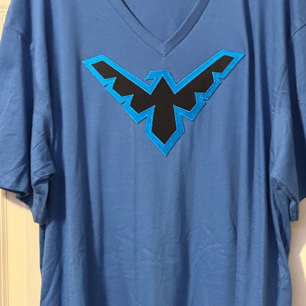 Nightwing Custom Calvin Klein V-Neck Size XL - Picture 9 of 9